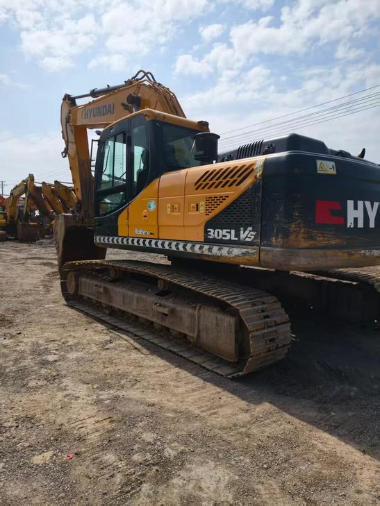 Buy Hyundai R275LVS Used Excavator / 1