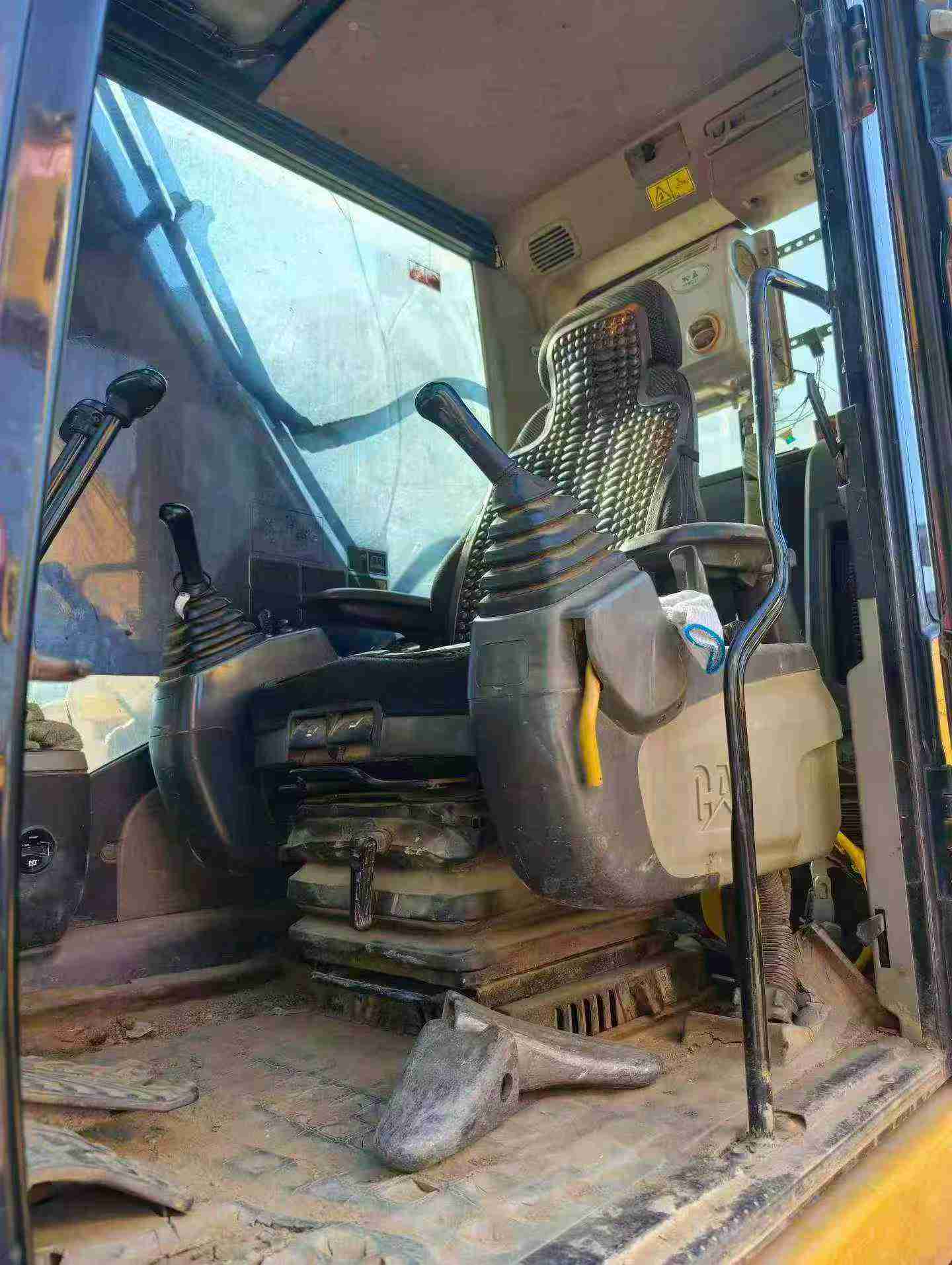 Buy Caterpillar 320D Used Excavator / 5