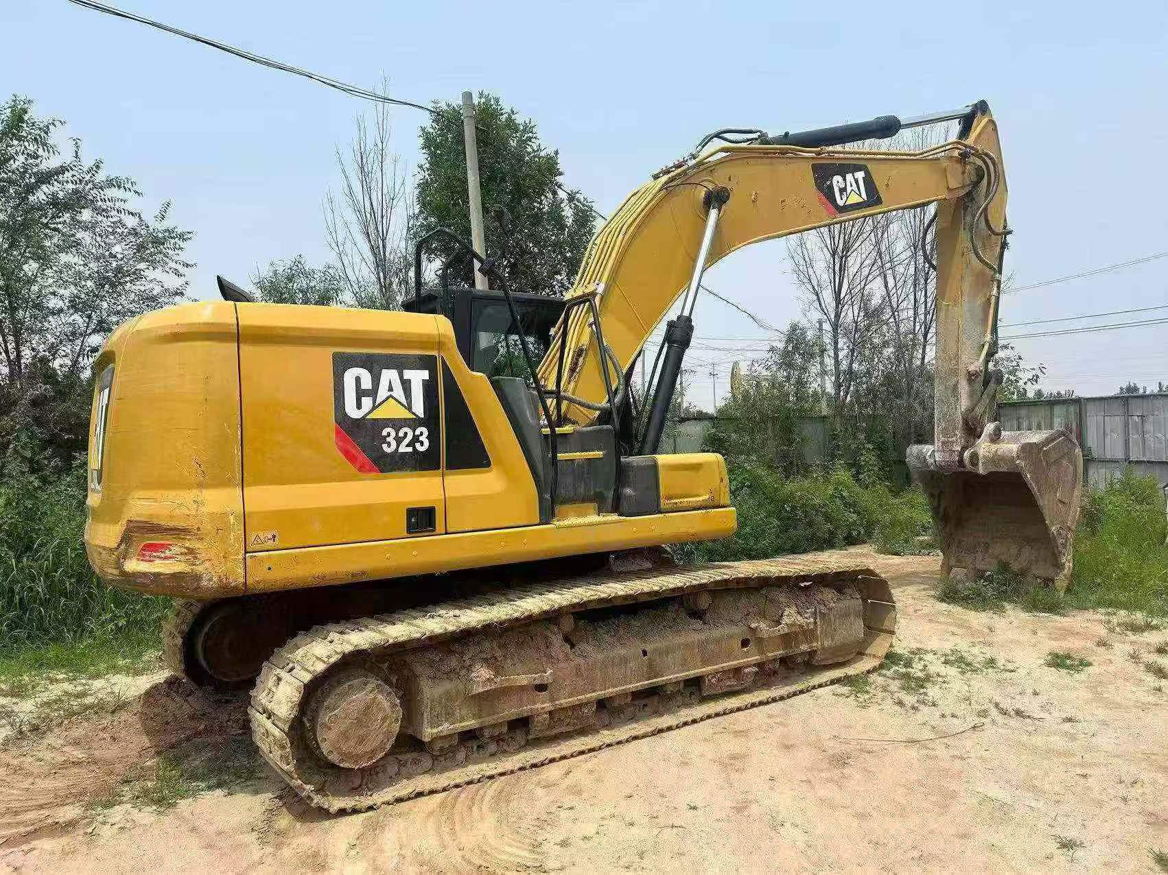 Buy Caterpillar 323 Used Excavator / 4