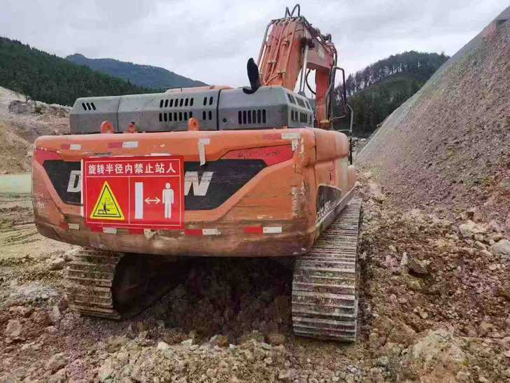 Buy Doosan DH300-5 Used Excavator / 1