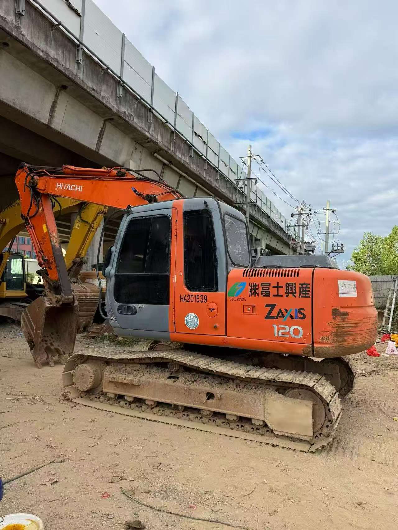 Comprar Hitachi EX120-6 Usado Excavadora
