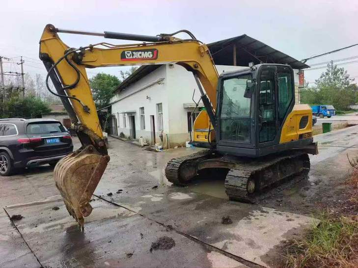 Buy XCMG XE75C Used Excavator / 1