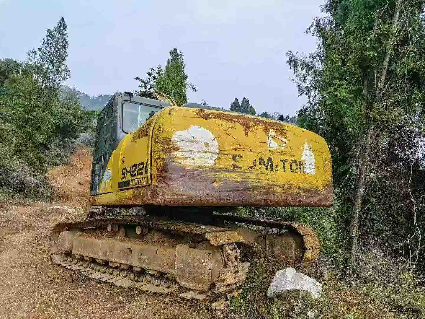 Buy Sumitomo SH200 Used Excavator / 3