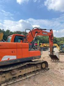 Buy Doosan S130W-3 Used Excavator / 4 Buy Doosan S130W-3 Used Excavator / 4