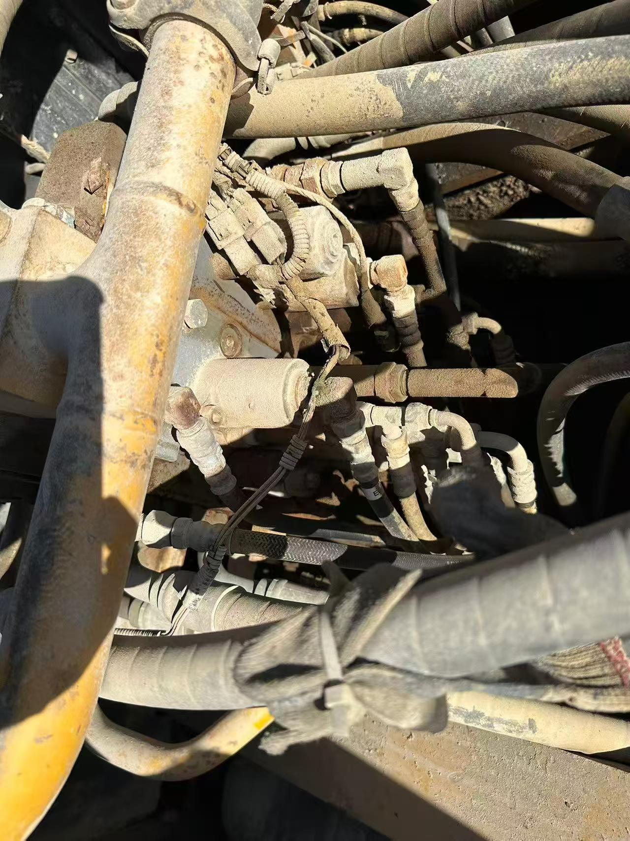 Buy Kato 820-3SP Used Excavator / 2
