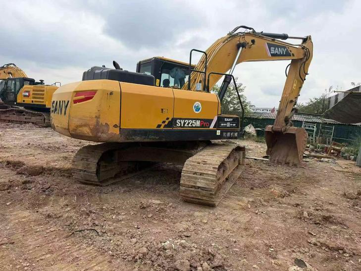 Buy Sany SY215C Used Excavator / 1