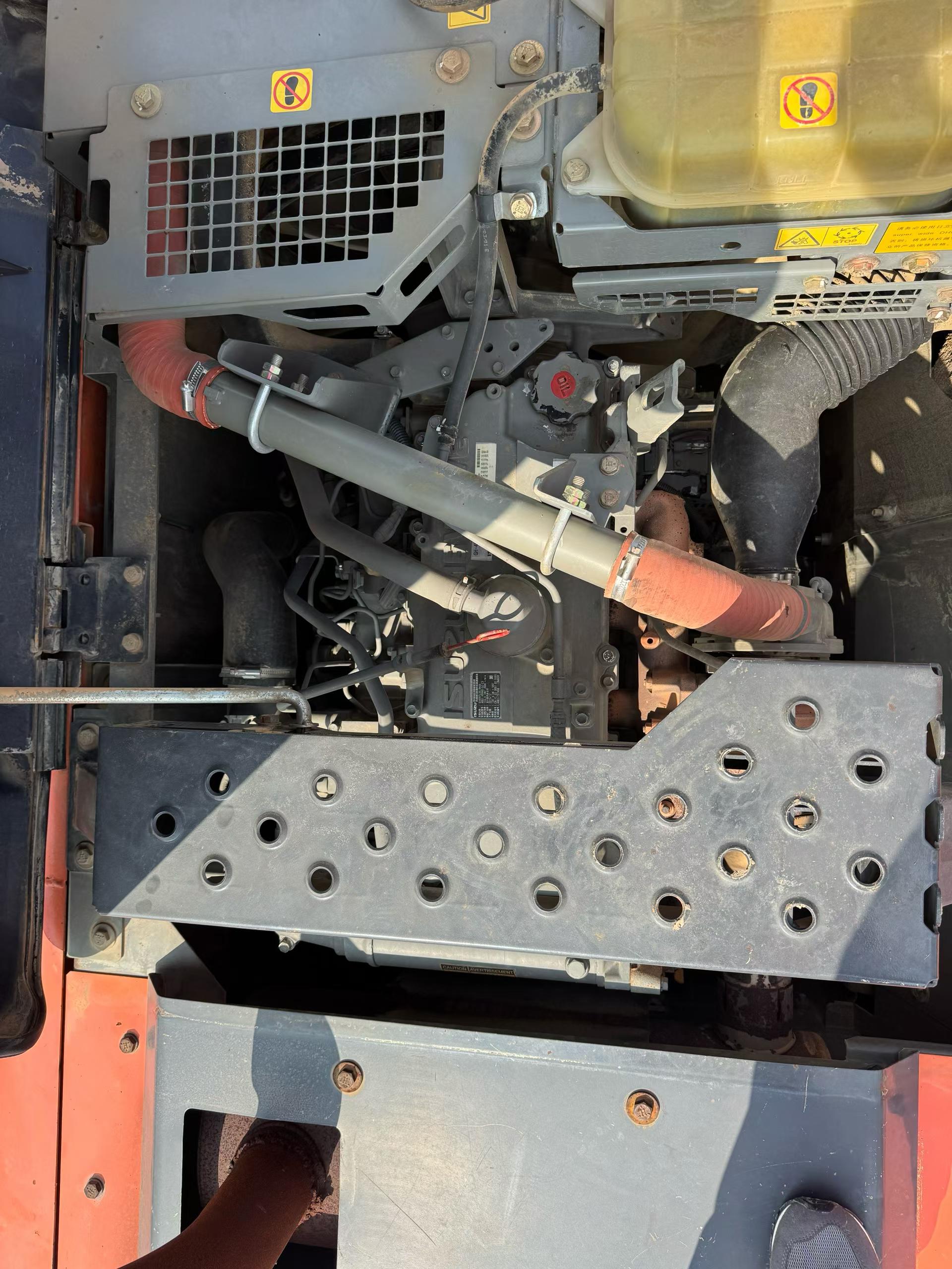 شراء حفارة Hitachi ZX240 مستعملة / 7