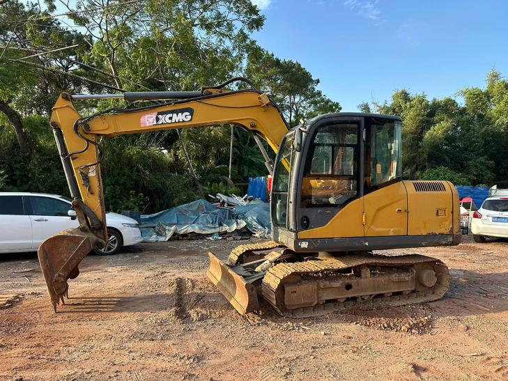 Buy XCMG XE75C Used Excavator / 1