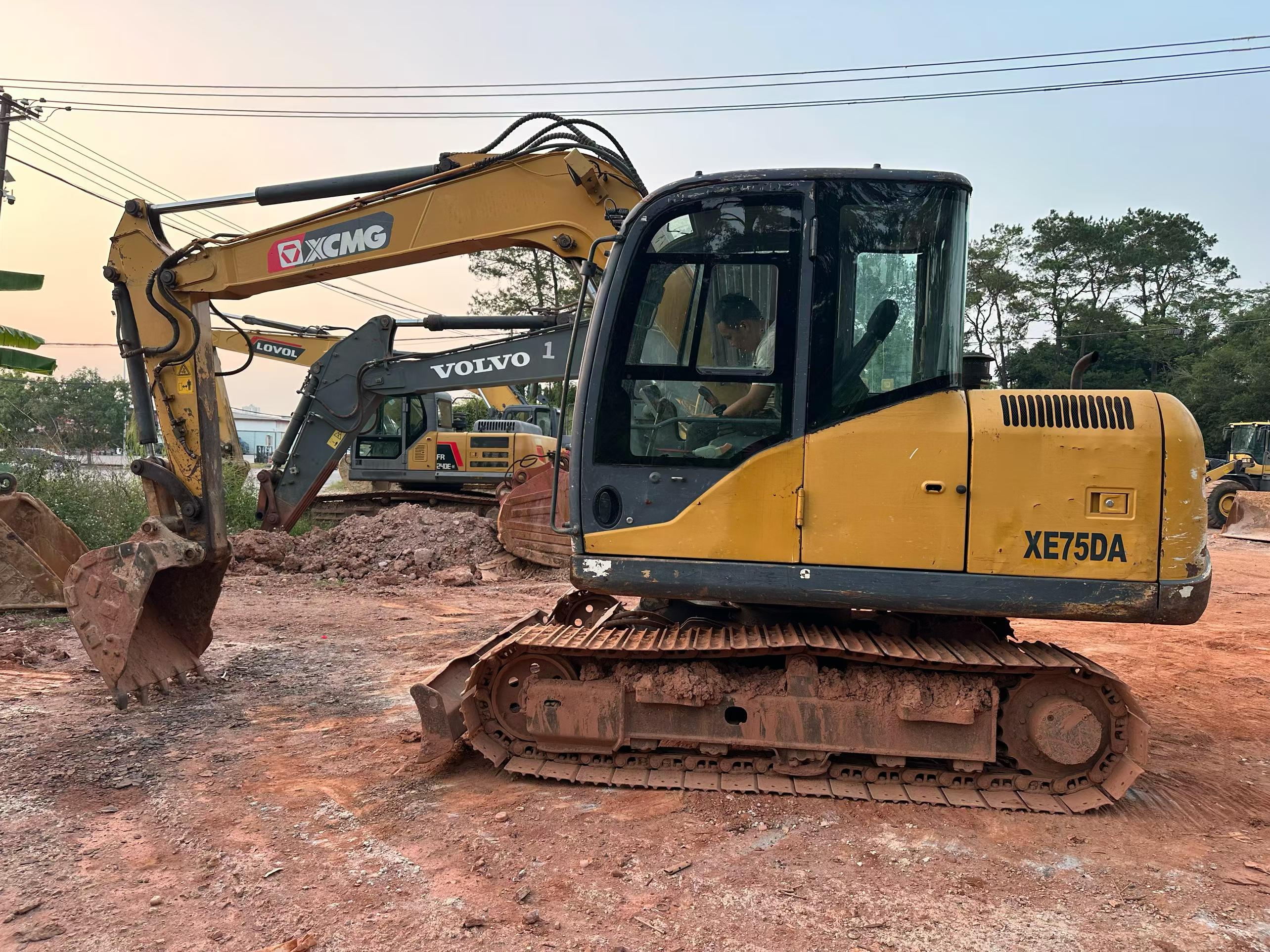 Buy XCMG XE75C Used Excavator / 3