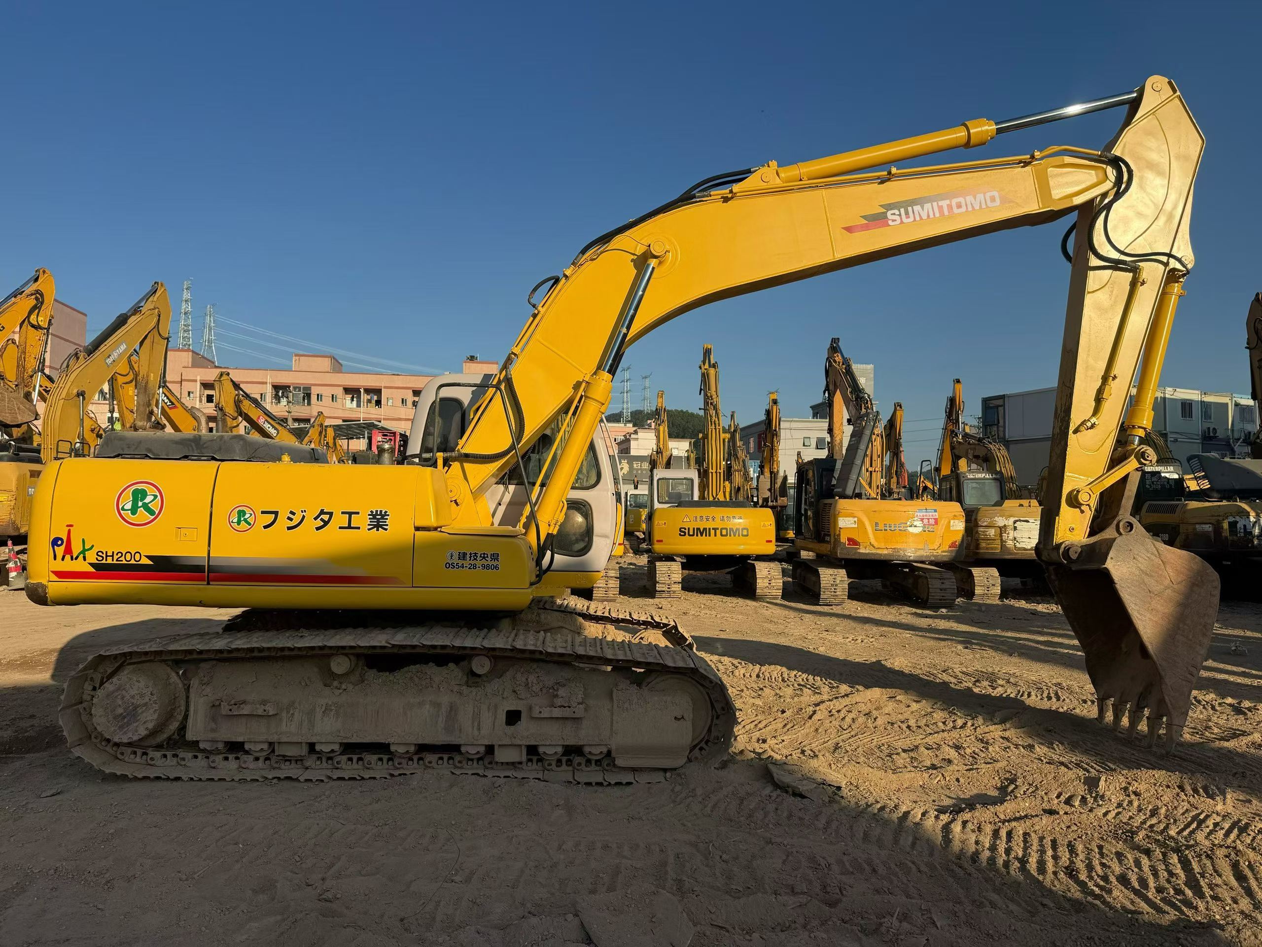 Buy Sumitomo SH200A3 Used Excavator / 2