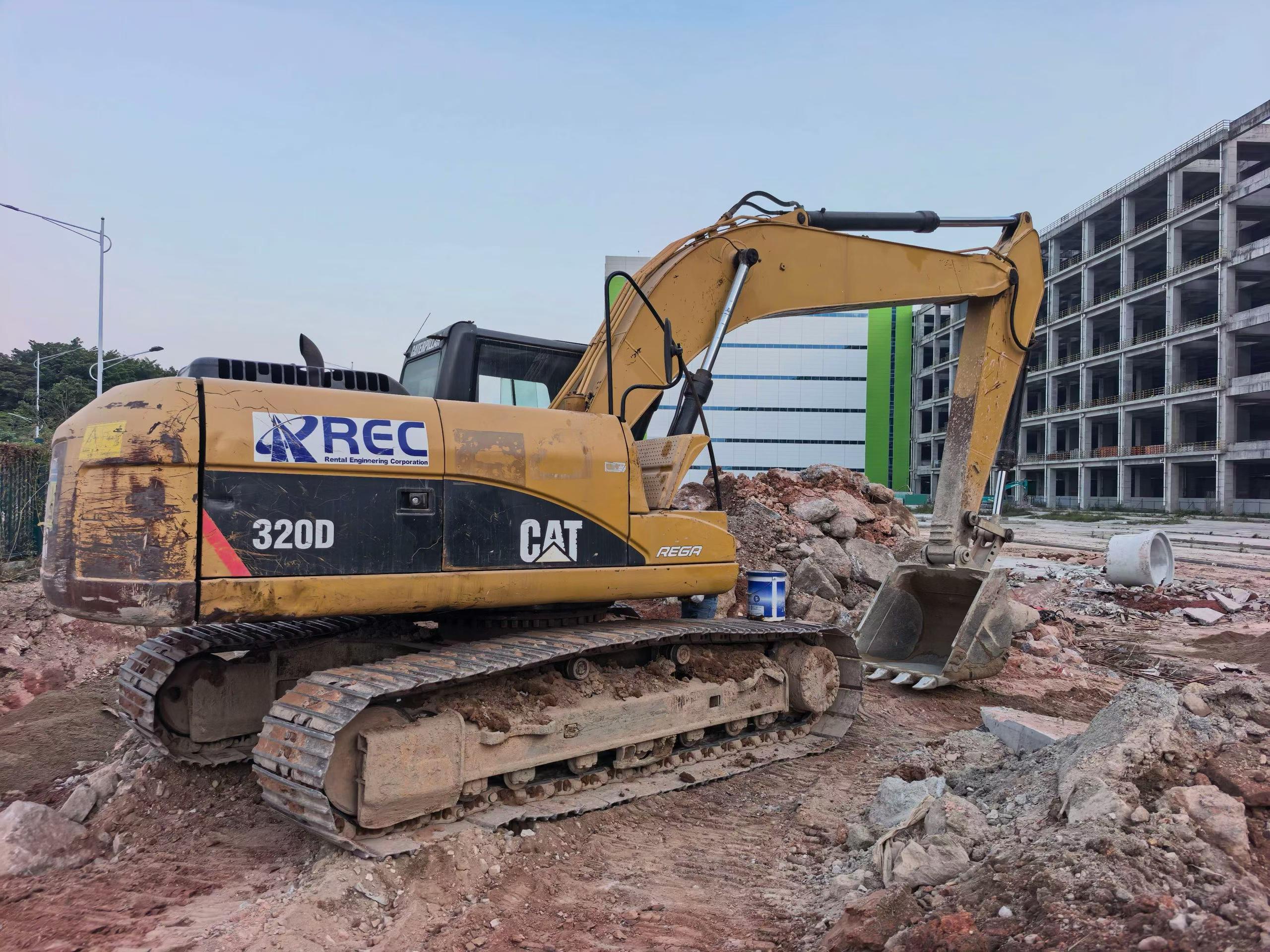 Buy Caterpillar 320D Used Excavator / 4