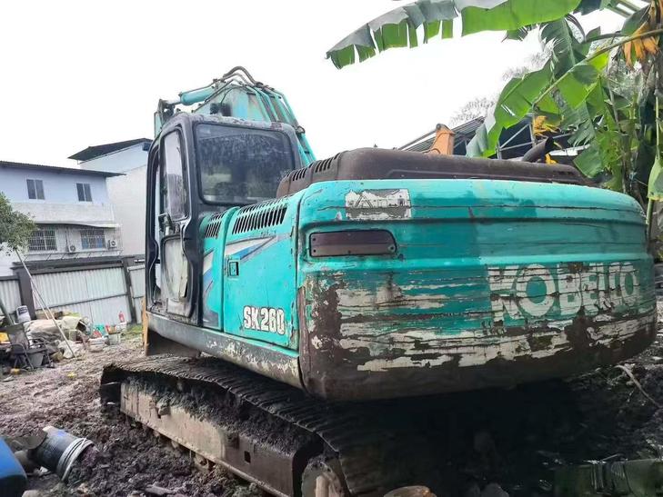 Buy Kobelco SK200-8 Used Excavator / 1
