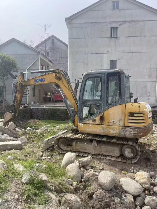 Buy XCMG XE60 Used Excavator / 1