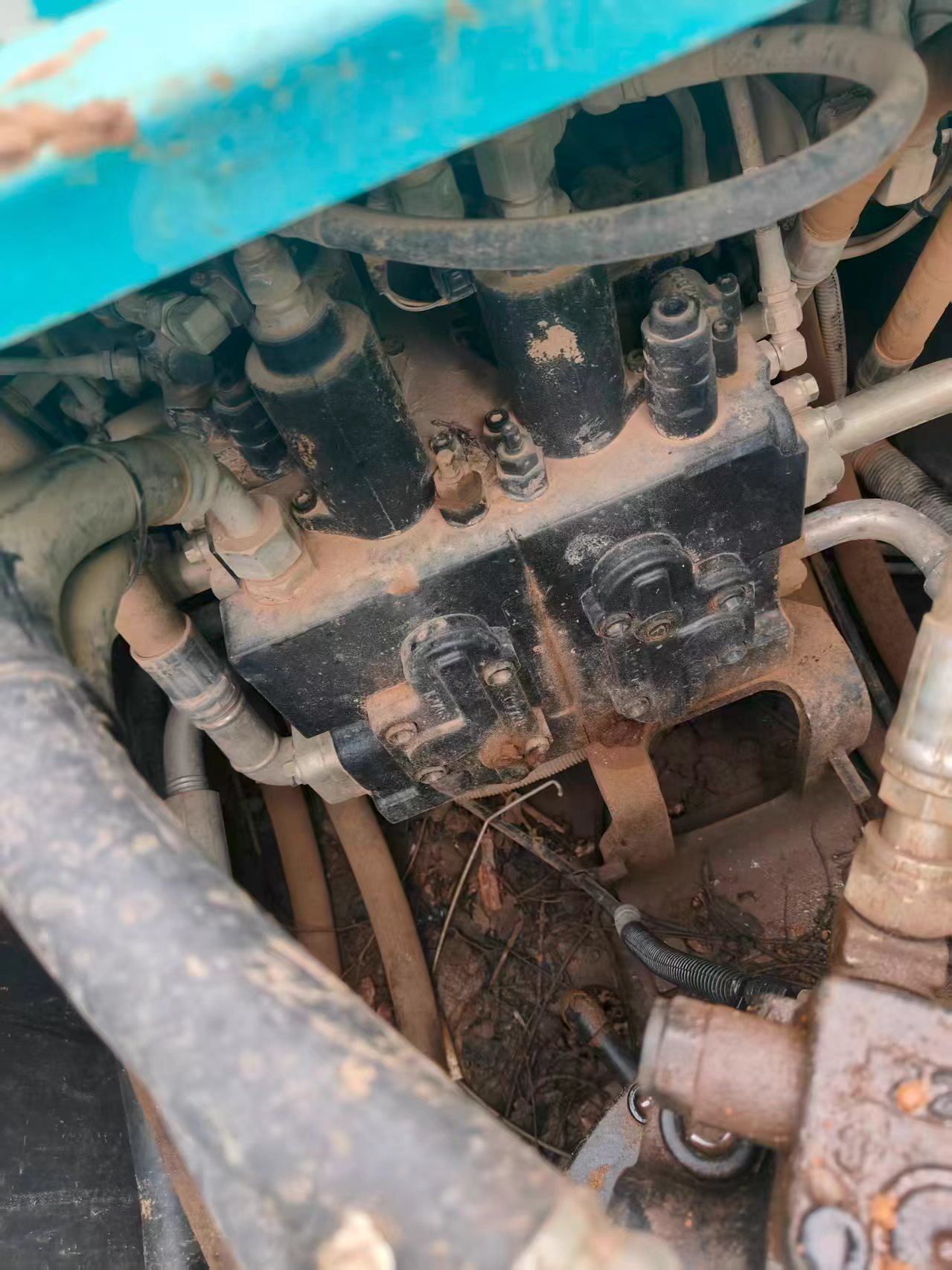 Buy Kobelco SK210-6 Used Excavator / 6