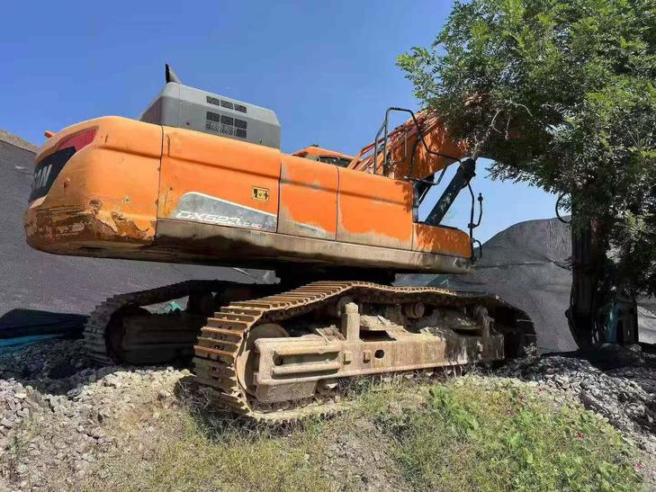 Buy Doosan DX520LC Used Excavator / 1