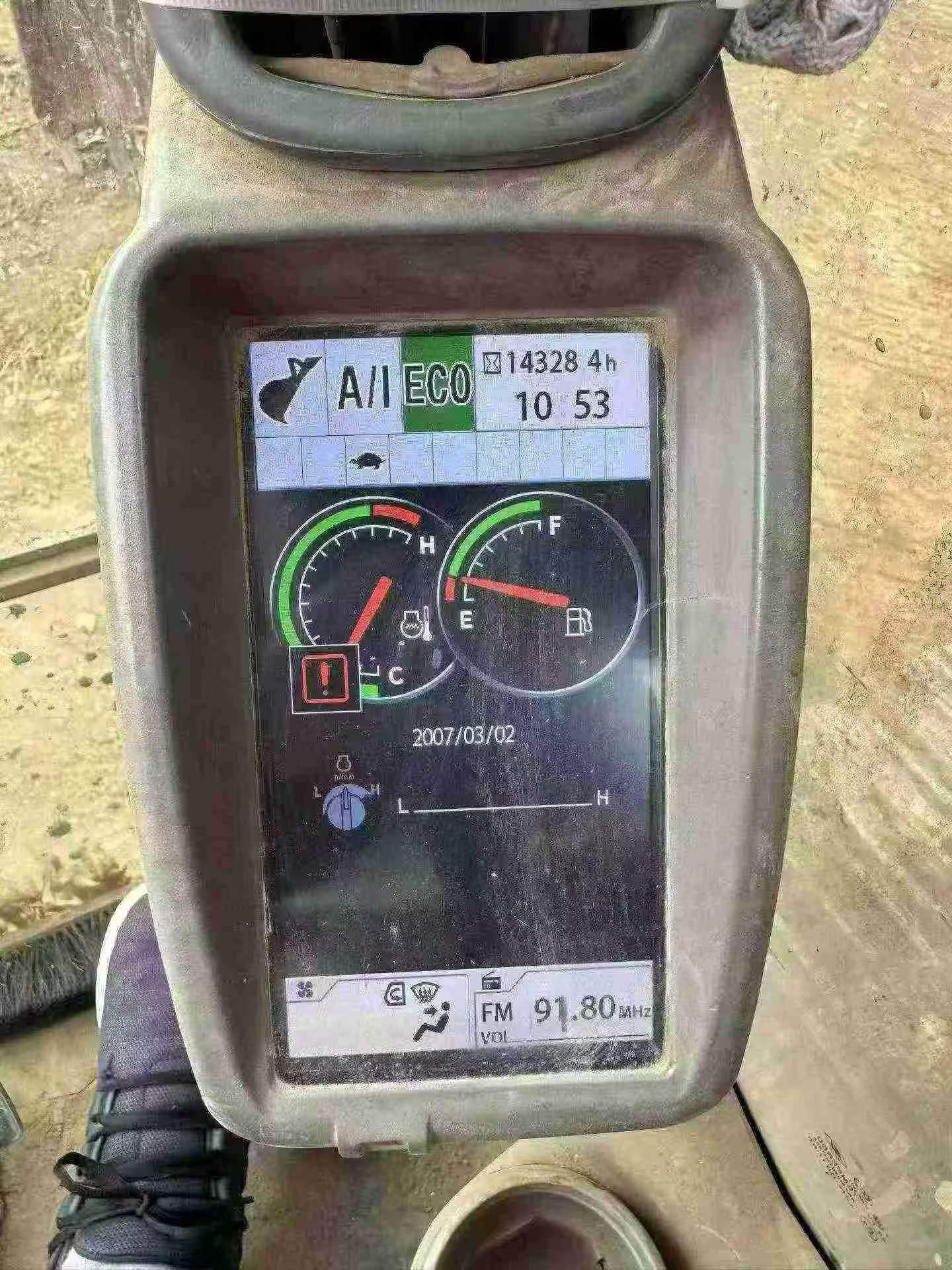 Buy Hitachi ZX200-5G Used Excavator / 6