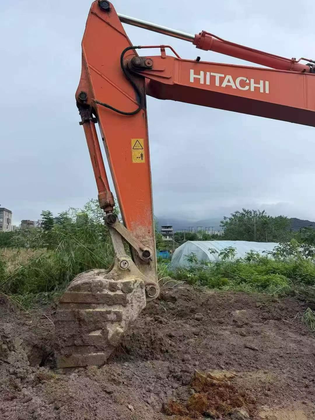 Buy Hitachi ZX240-5A Used Excavator / 4 Buy Hitachi ZX240-5A Used Excavator / 4