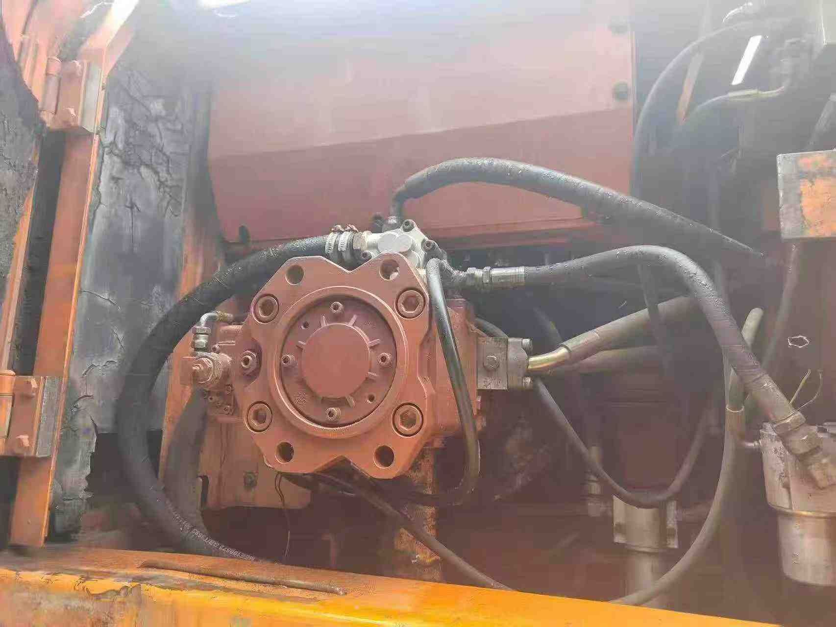 Buy Doosan DX210W Used Excavator / 4