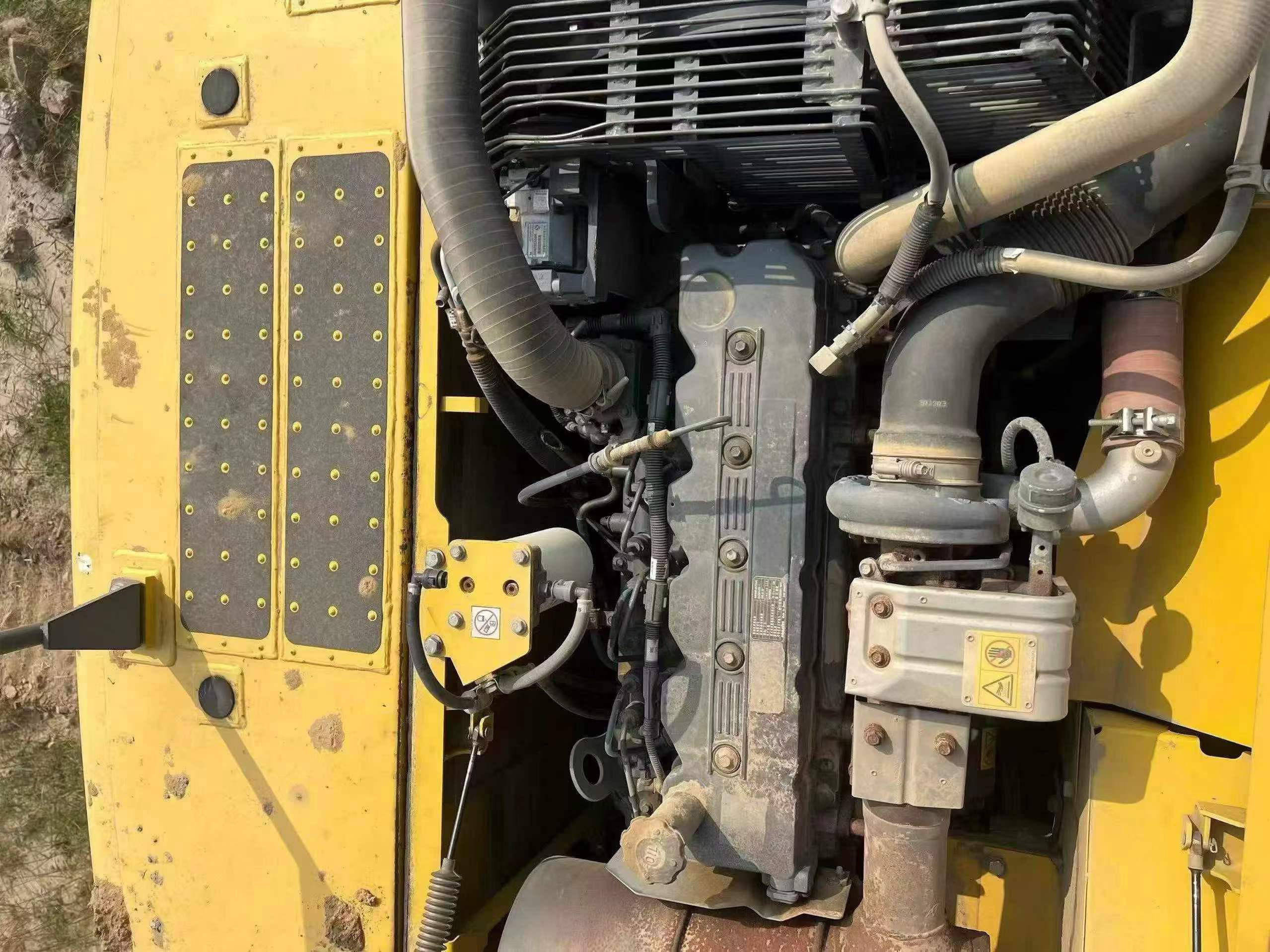 Buy Komatsu PC240-6 Used Excavator / 3