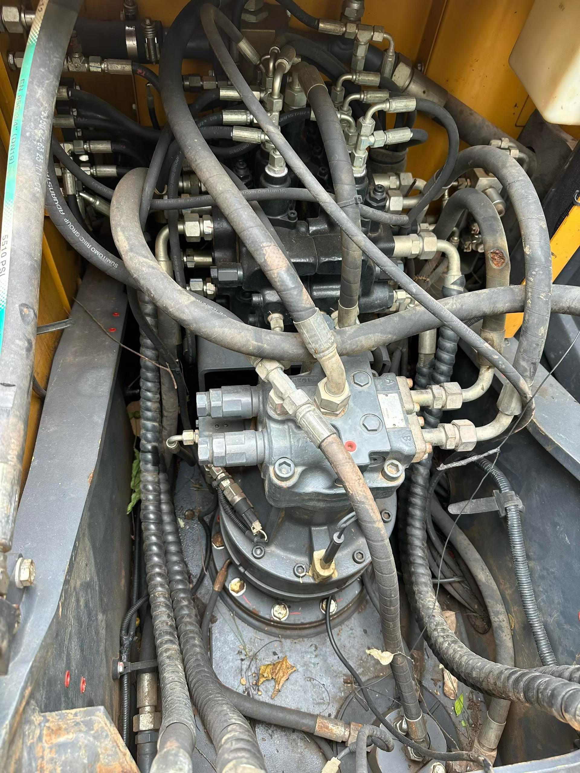 Buy XCMG XE135B Used Excavator / 8