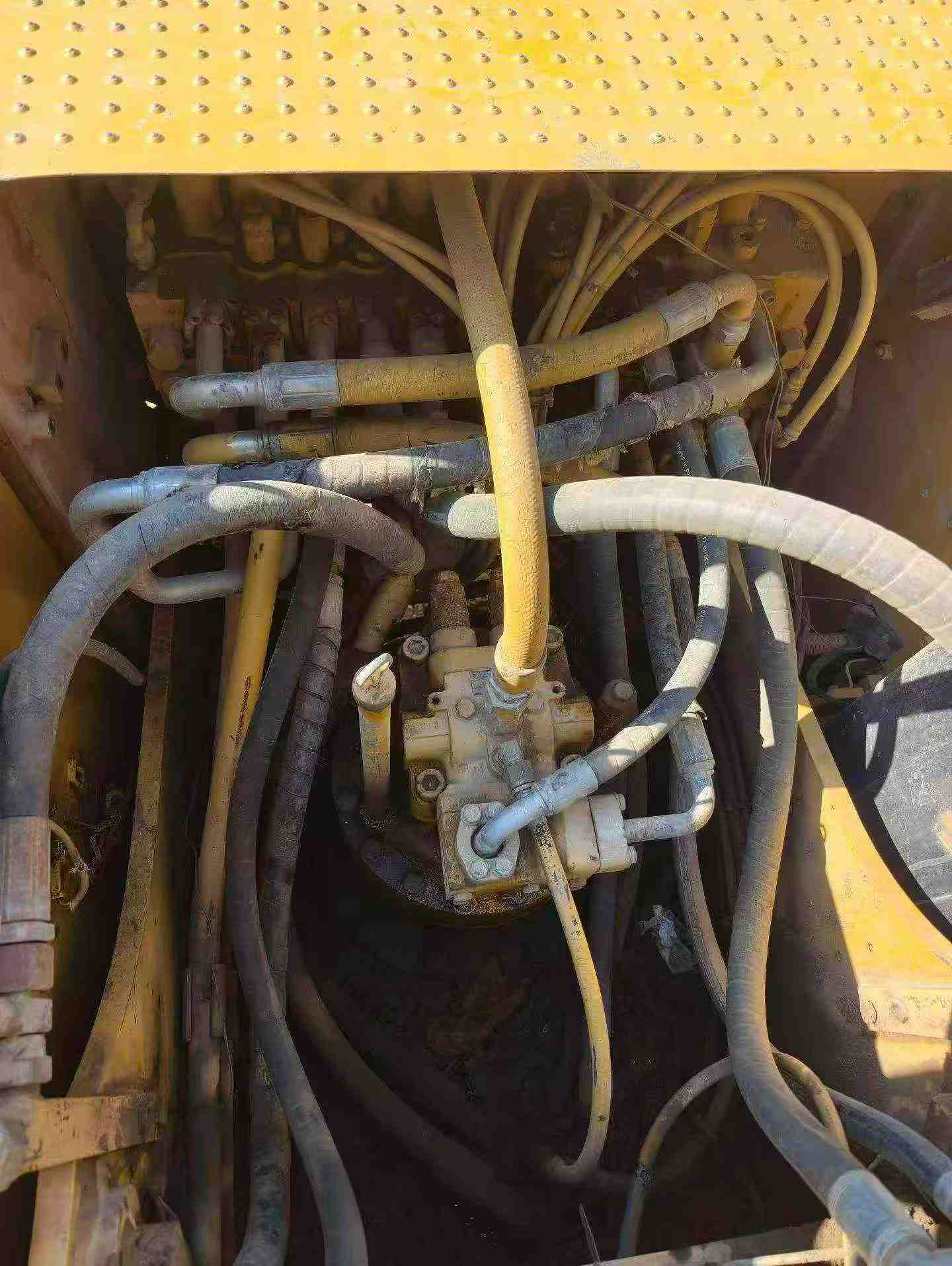 Buy Caterpillar 320D Used Excavator / 6
