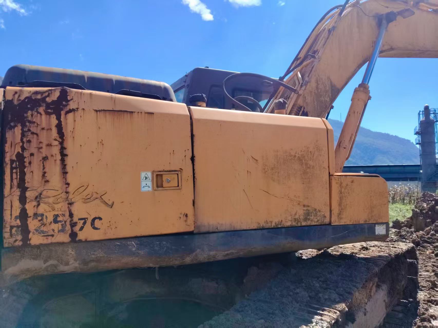 Buy Hyundai R215-7 Used Excavator / 4