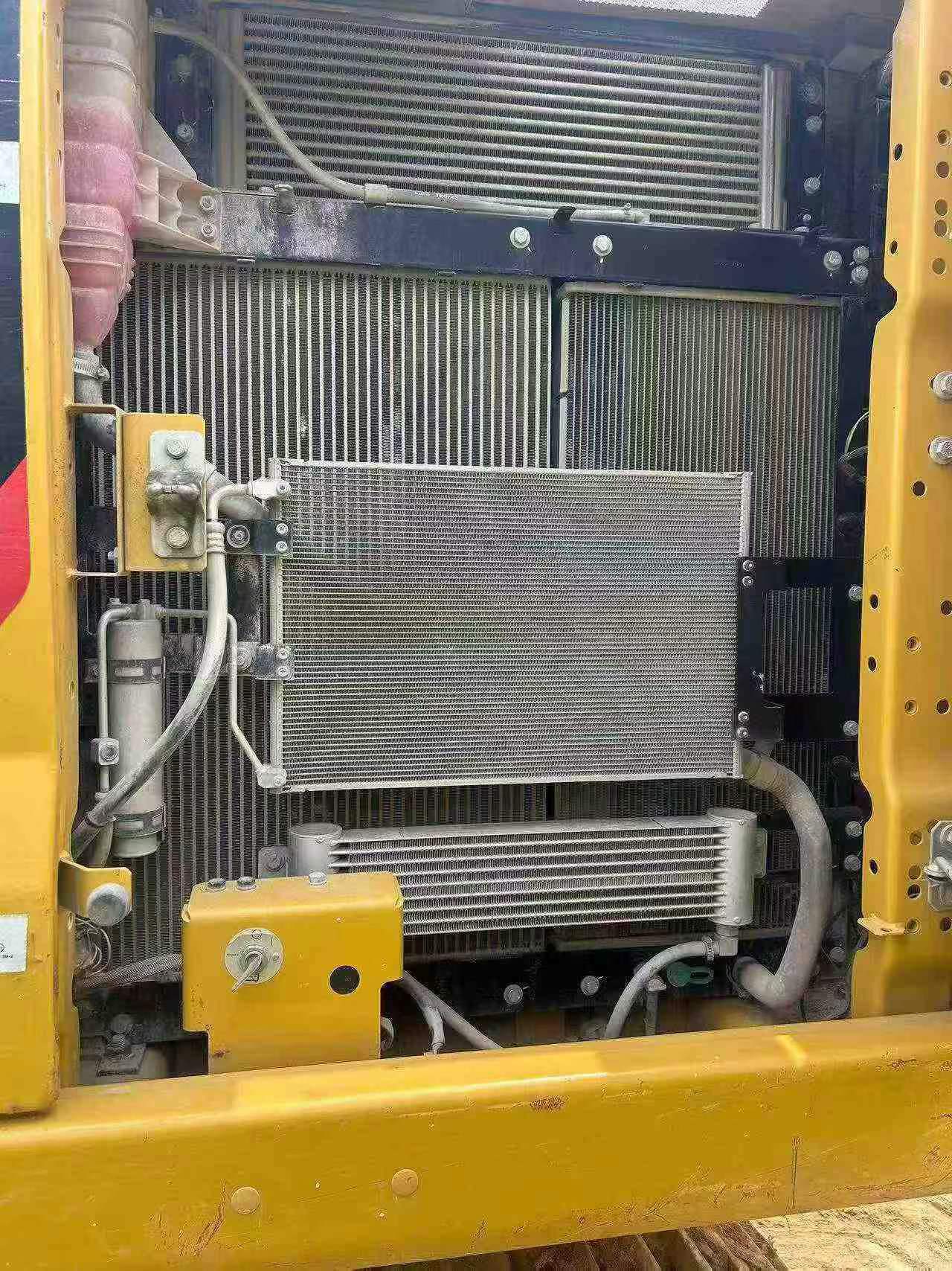 Buy Caterpillar 323 Used Excavator / 8
