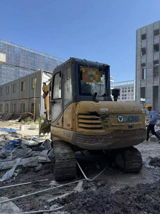 Buy XCMG XE60 Used Excavator / 1