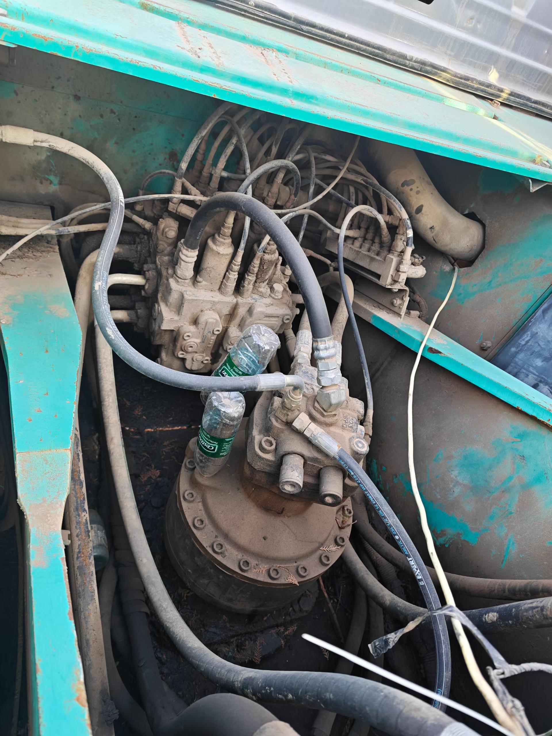 شراء حفارة Kobelco SK250 مستعملة / 4