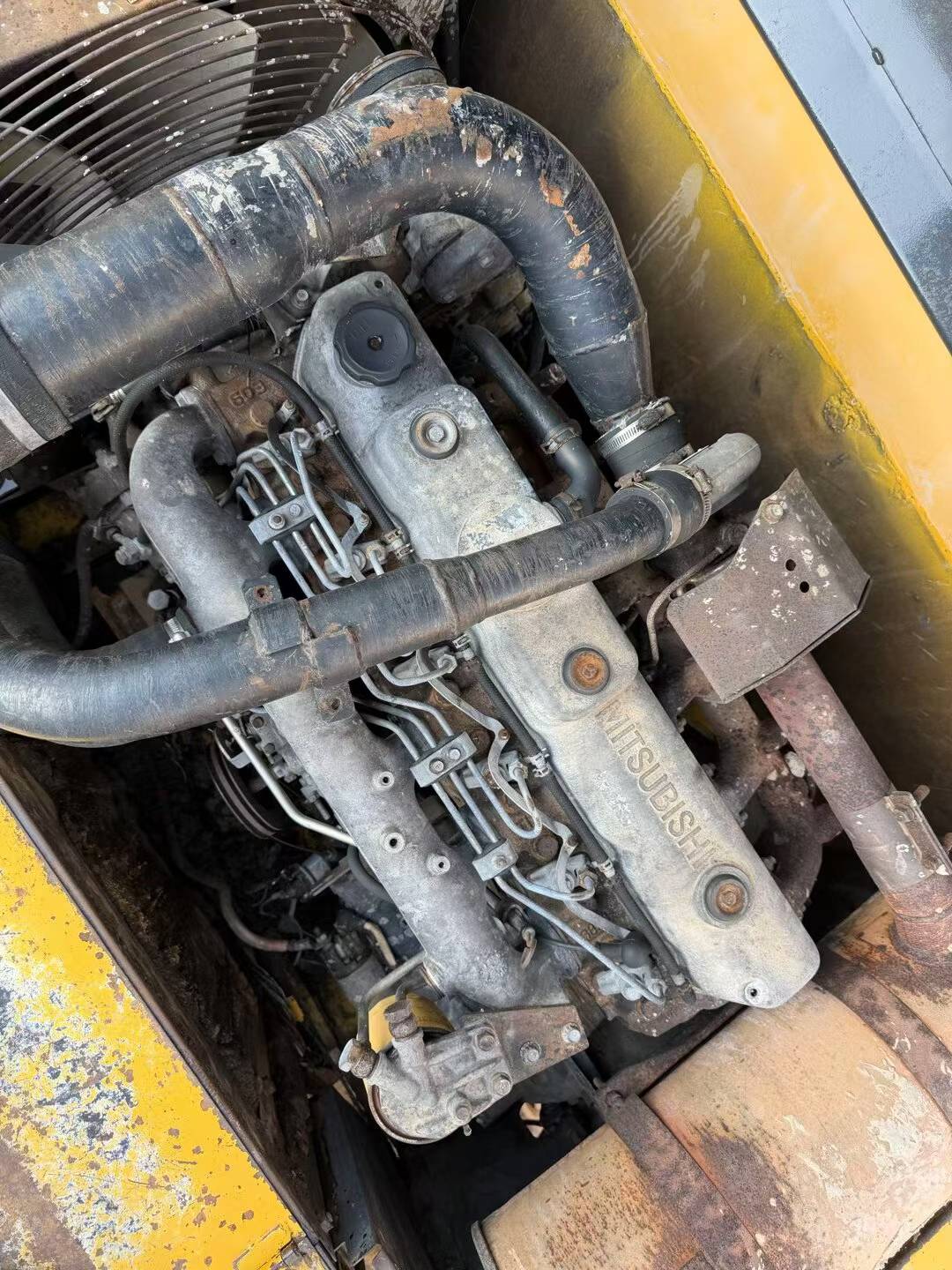 Buy Kato HD1023-LC Used Excavator / 8