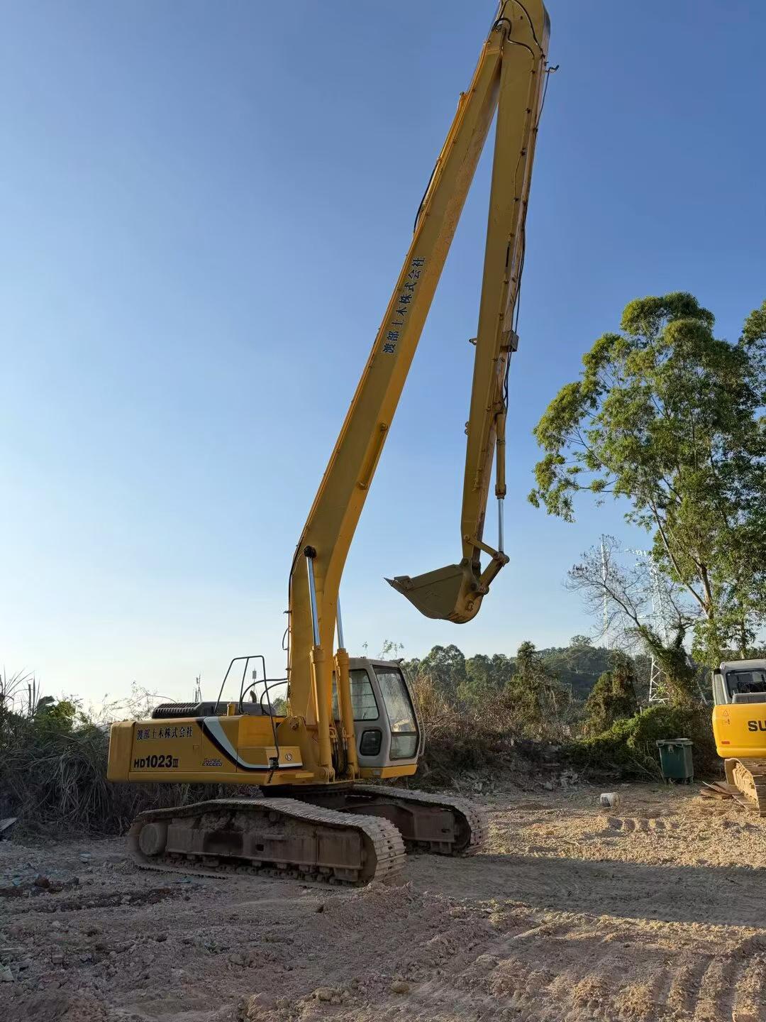 Buy Kato HD1023-LC Used Excavator / 2