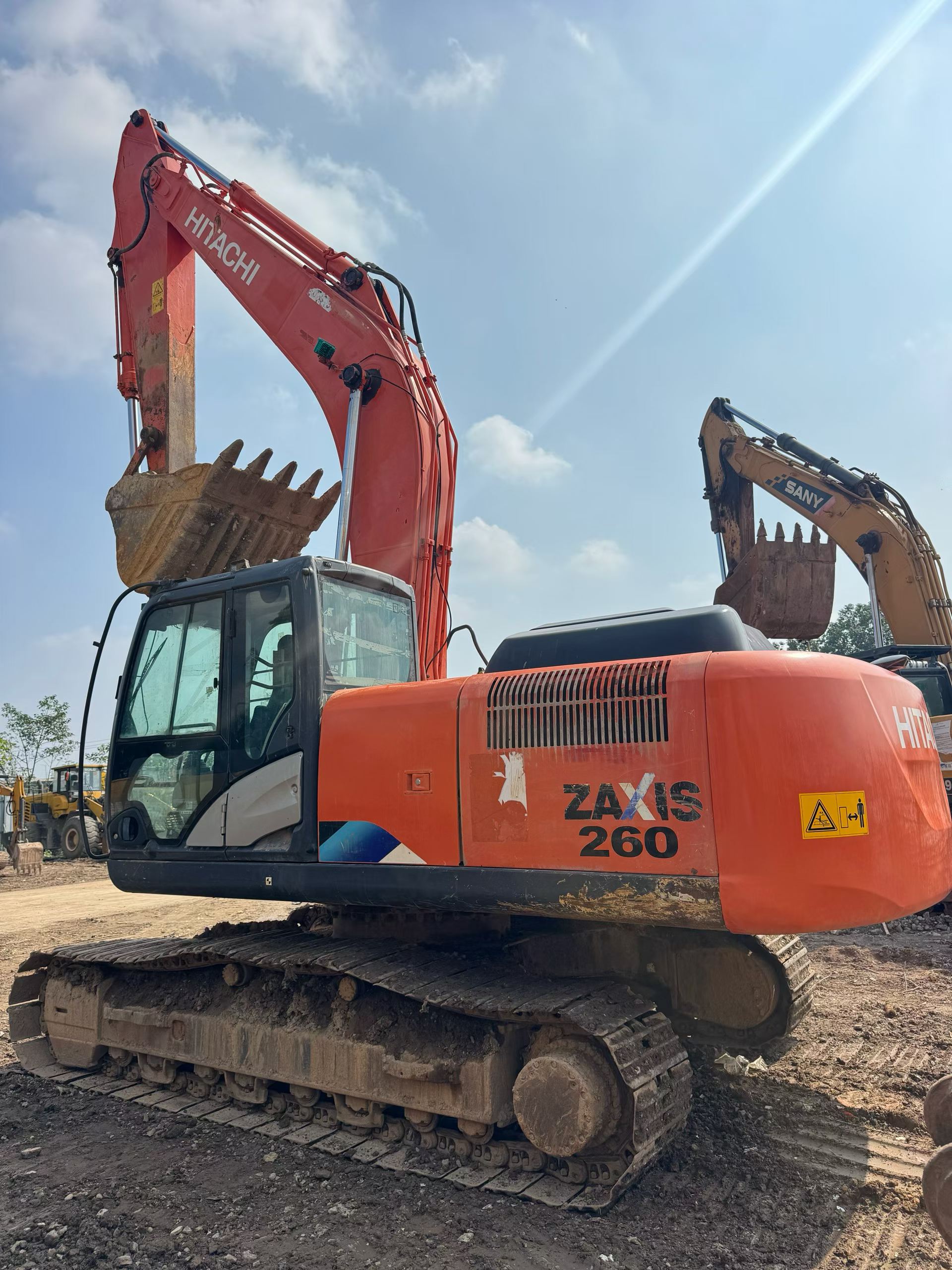 شراء حفارة Hitachi ZX240 مستعملة / 2