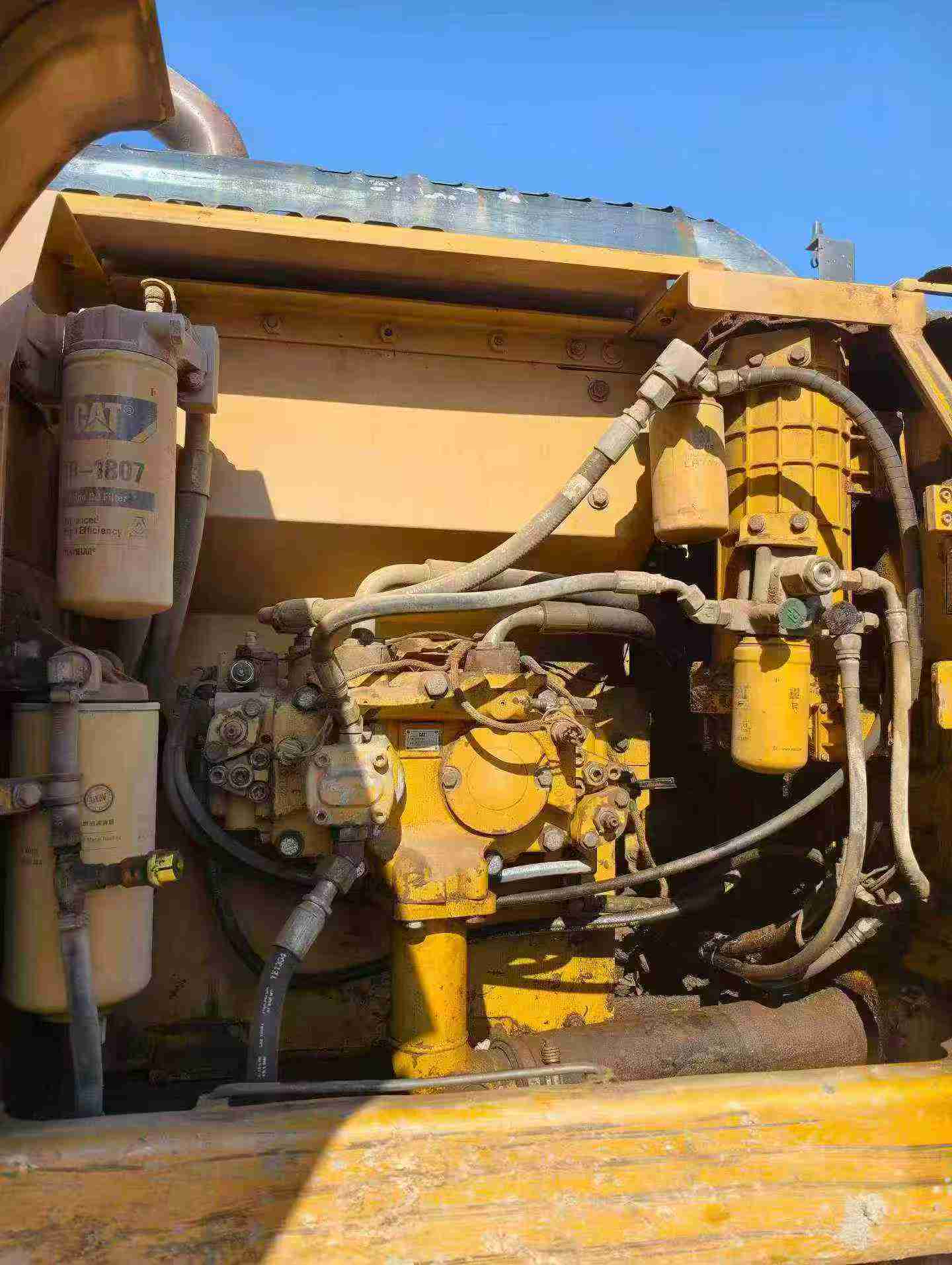 Buy Caterpillar 320D Used Excavator / 4