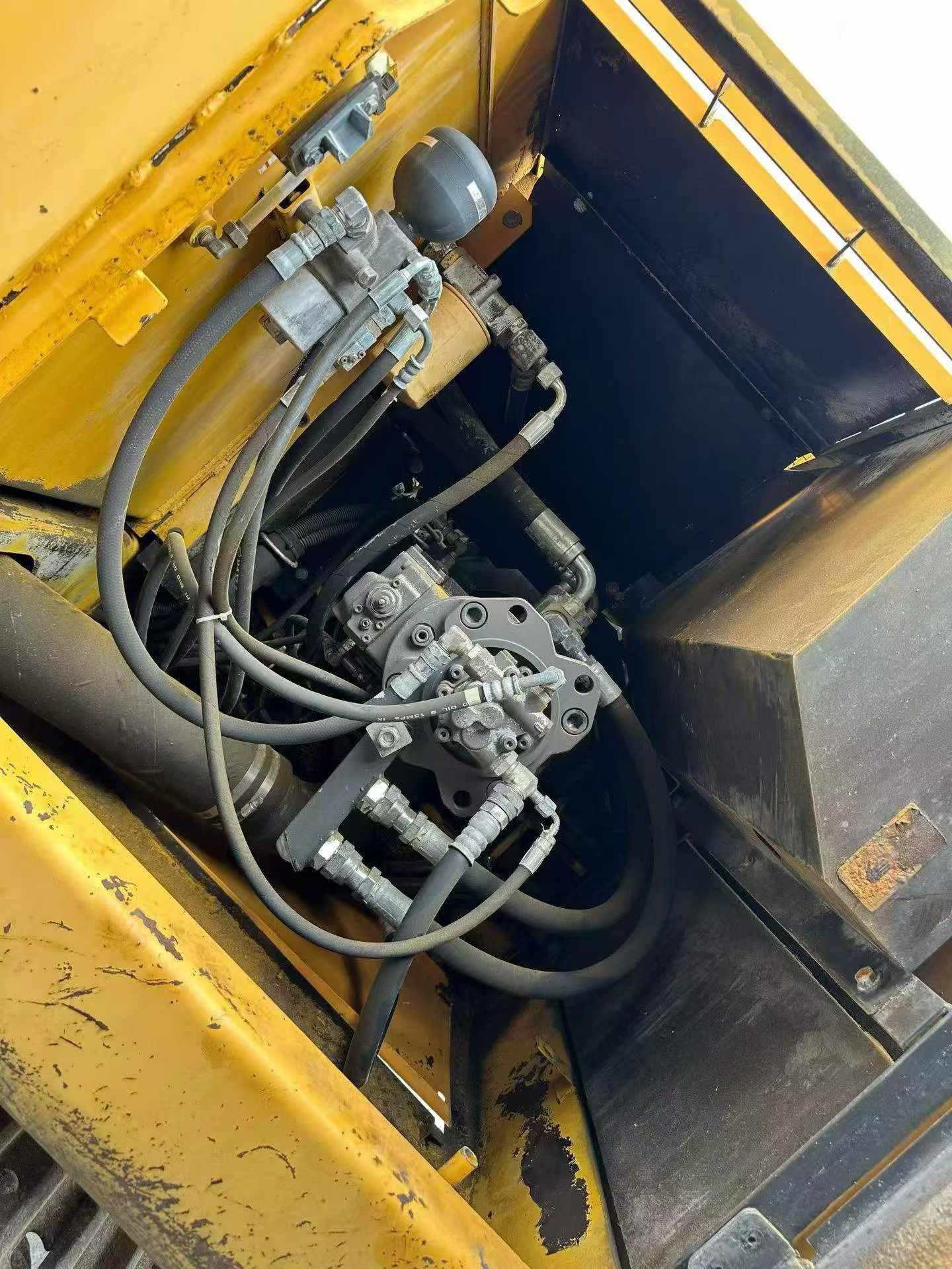 Buy Kato HD820V Used Excavator / 6