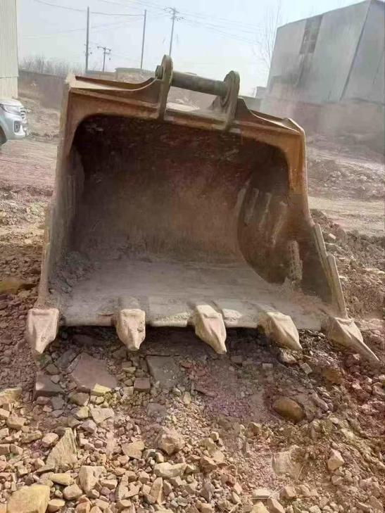 Buy Hitachi Used Excavator / 1
