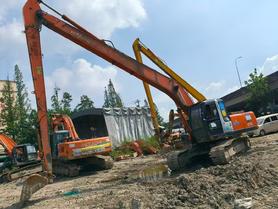 Buy Hitachi EX200 Used Excavator / 3 Buy Hitachi EX200 Used Excavator / 3