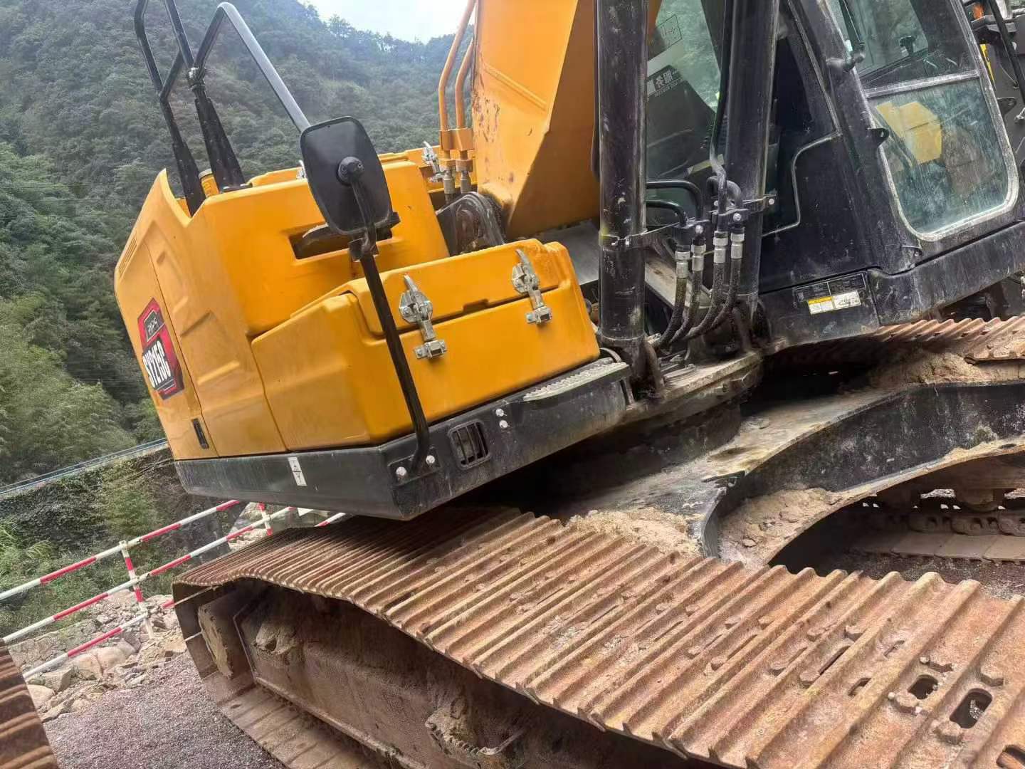 Buy Sany SY215C Used Excavator / 2