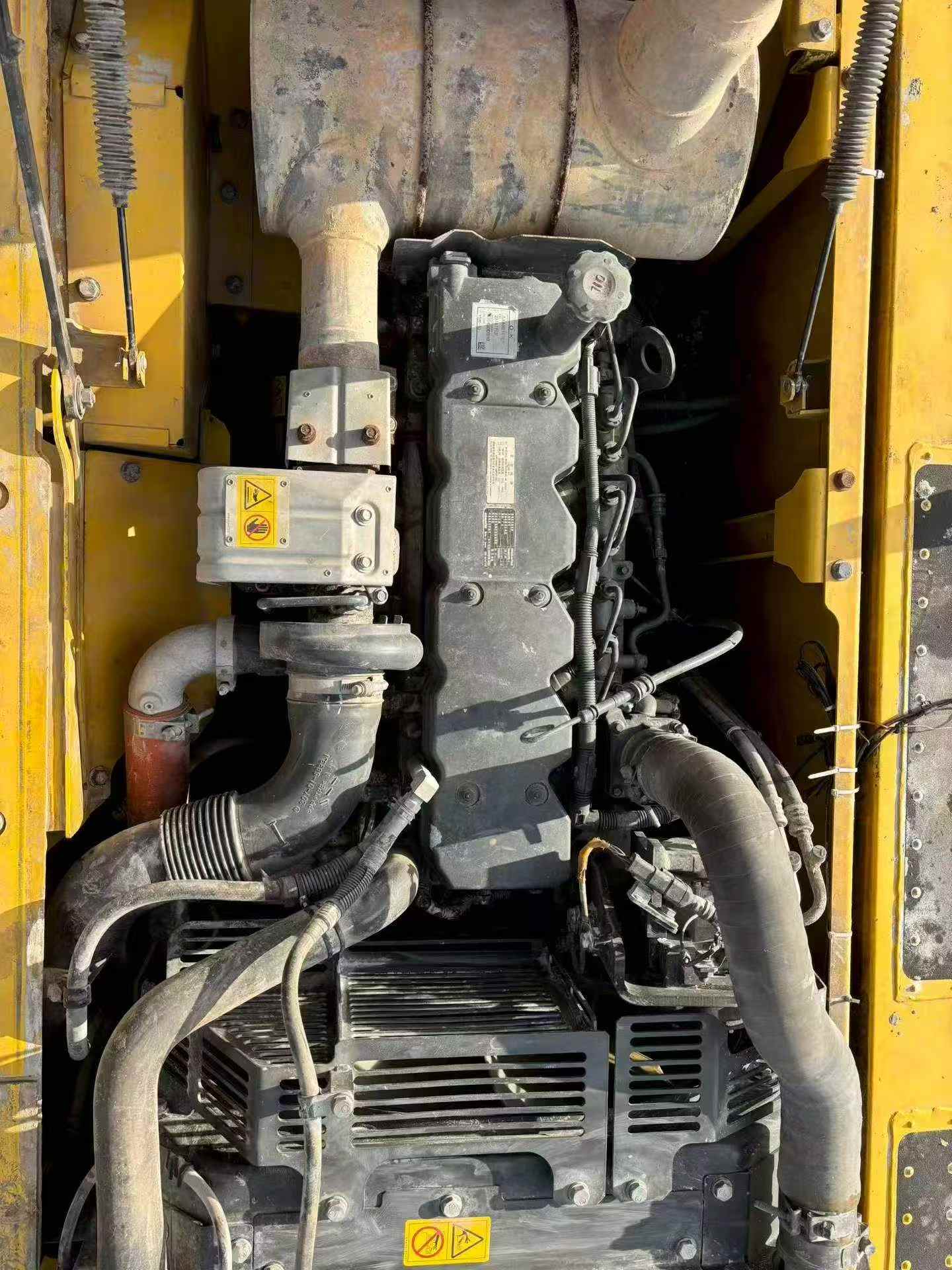شراء حفارة Komatsu HB215LC-1 مستعملة / 6