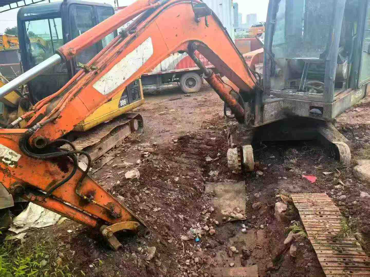 Buy Doosan DH60 Used Excavator / 4