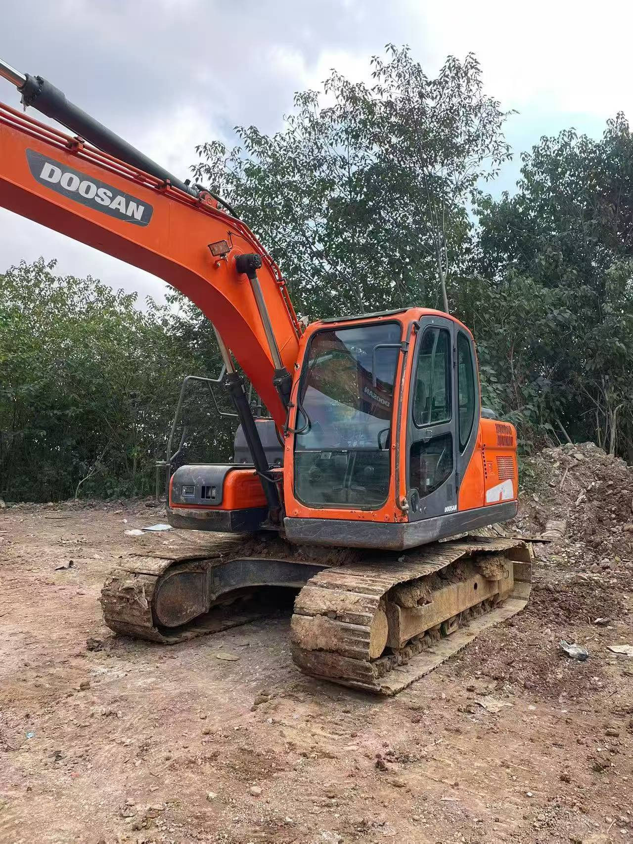 Buy Doosan S130W-3 Used Excavator / 3 Buy Doosan S130W-3 Used Excavator / 3