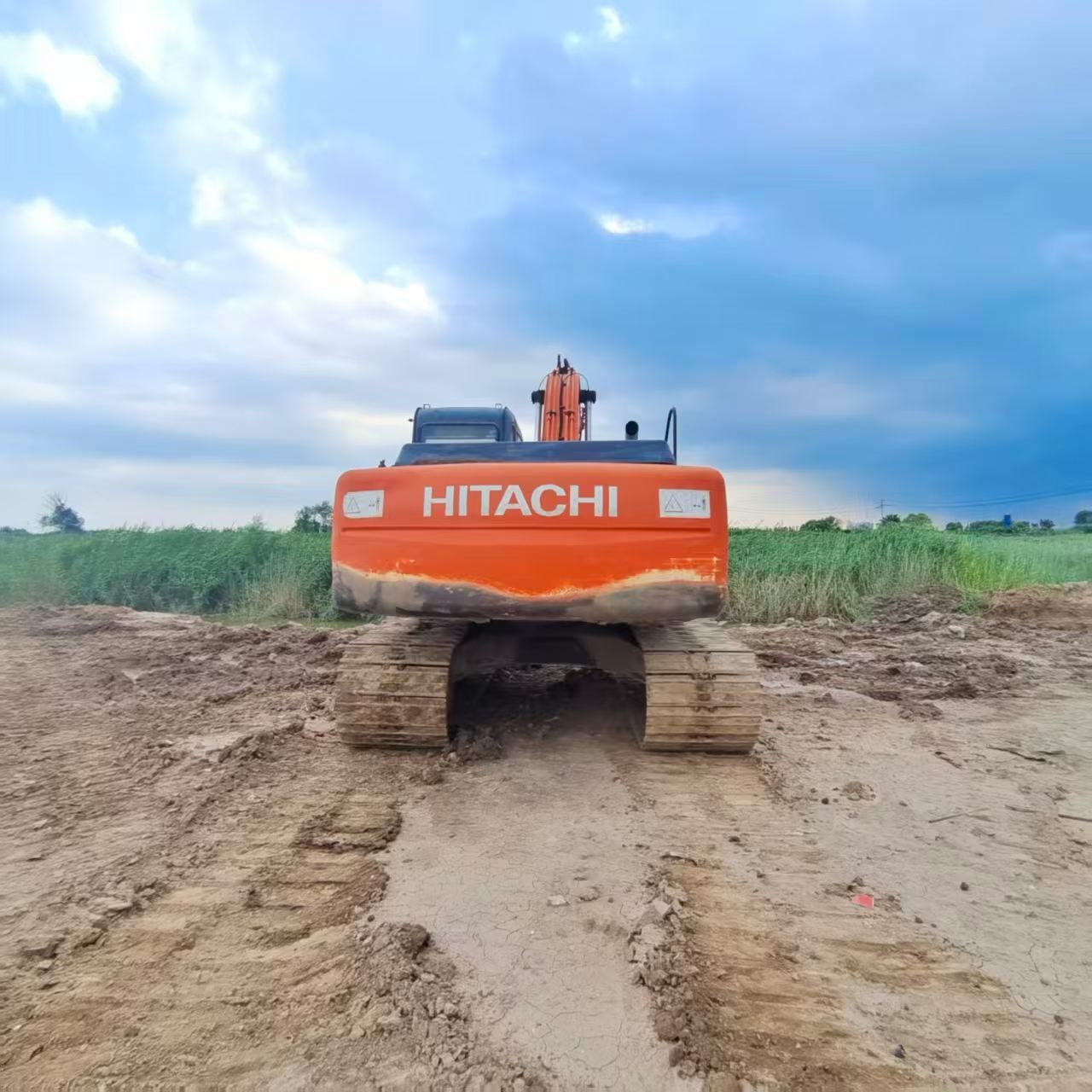 Buy Hitachi EX200 Used Excavator / 2