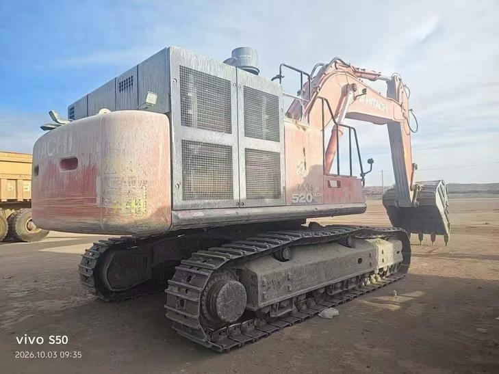 Buy Hitachi ZX520LC Used Excavator / 1