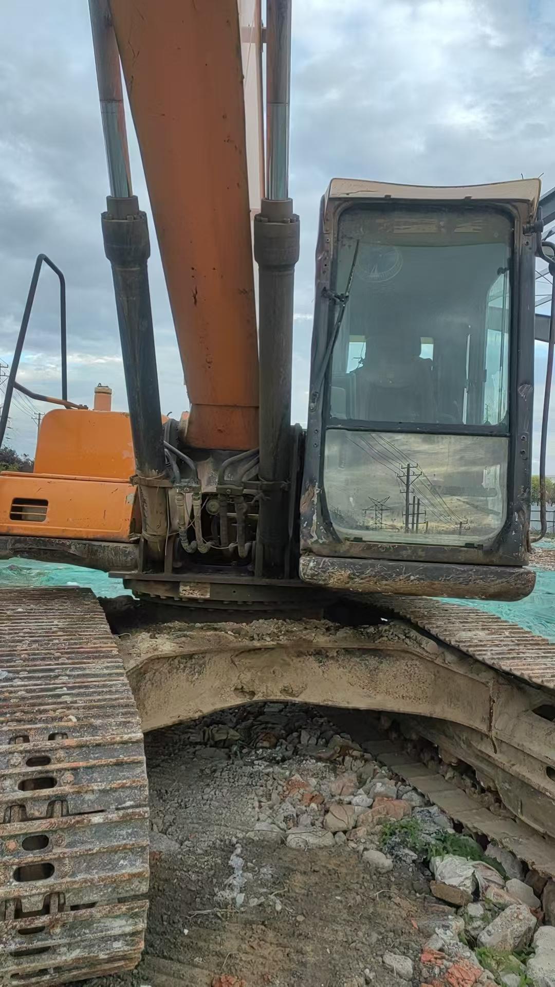 Buy Sany SY205C-8 Used Excavator / 4