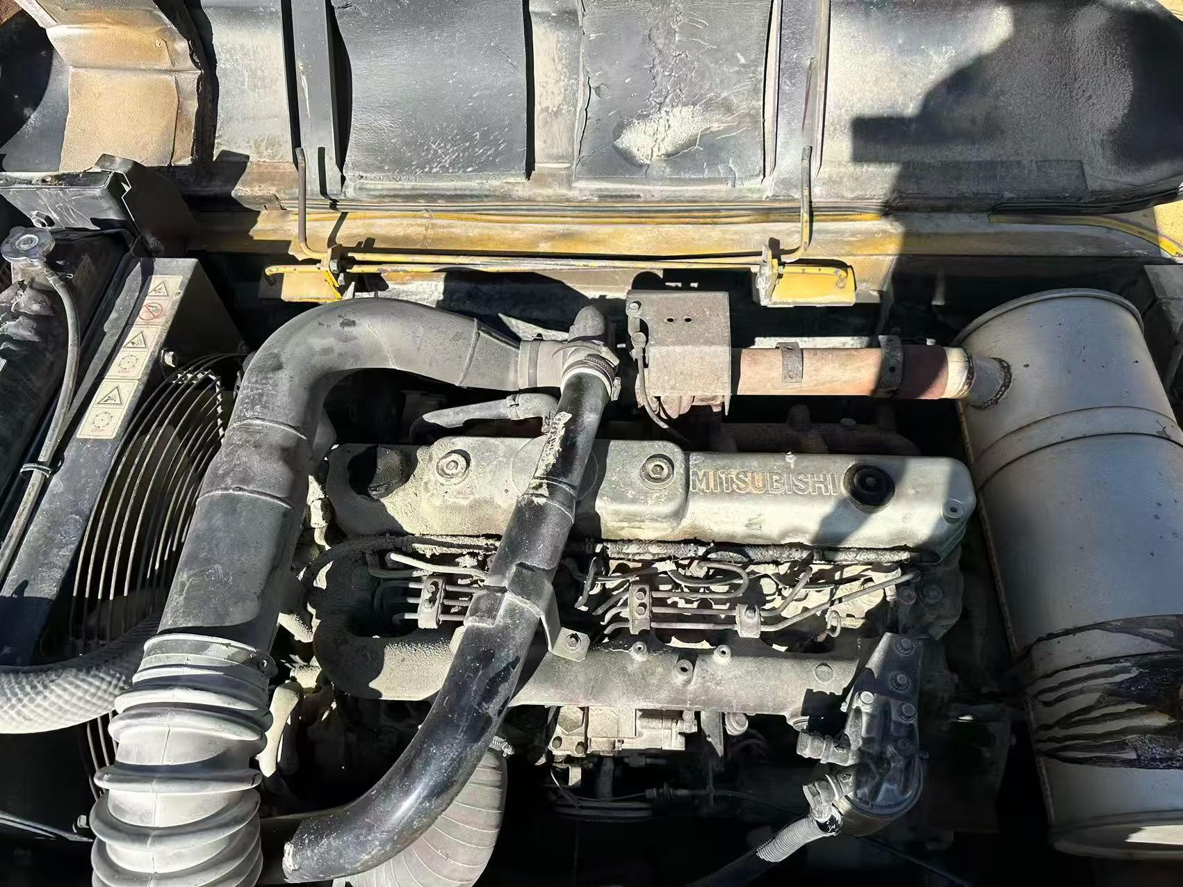 Buy Kato 820-3SP Used Excavator / 3