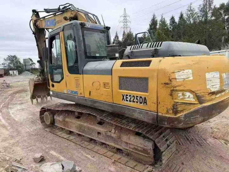 Buy XCMG XE200 Used Excavator / 1