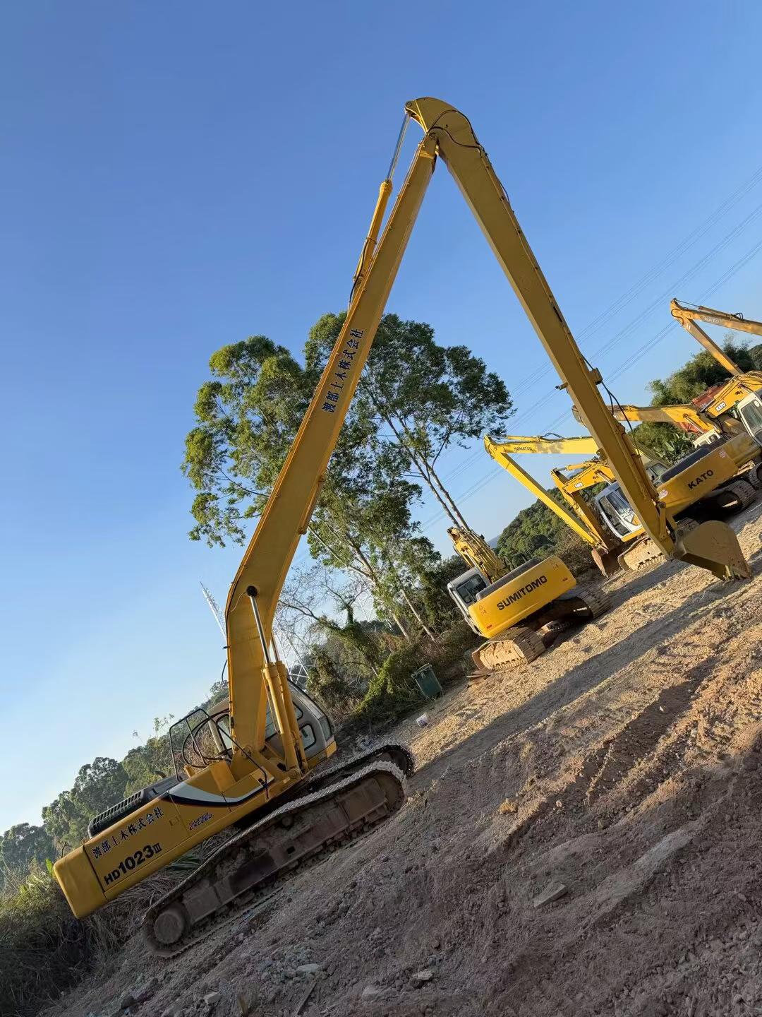 Buy Kato HD1023-LC Used Excavator / 3