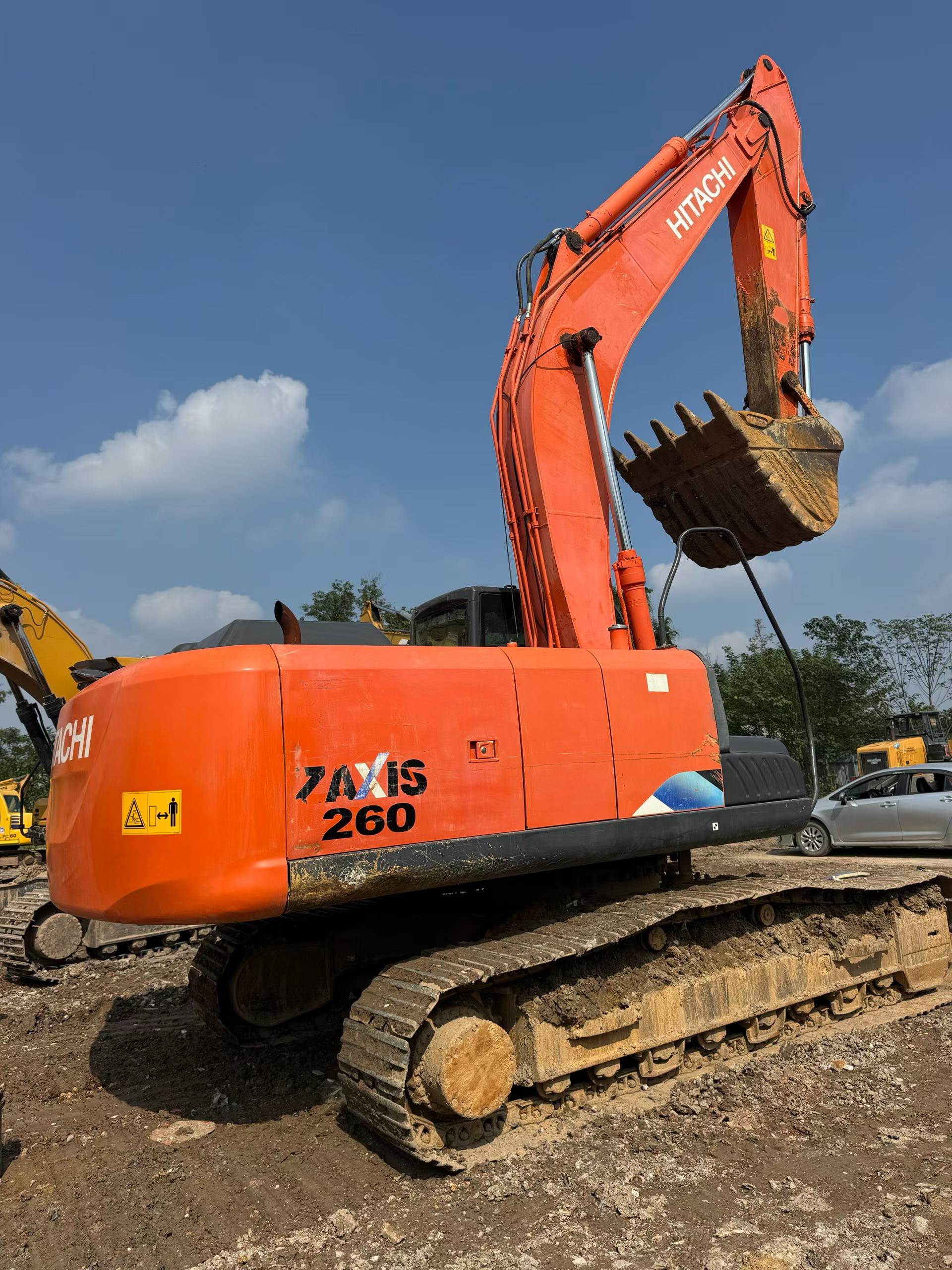 شراء حفارة Hitachi ZX240 مستعملة / 3