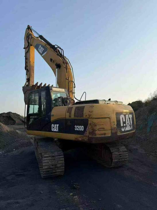 Buy Caterpillar 320D Used Excavator / 1