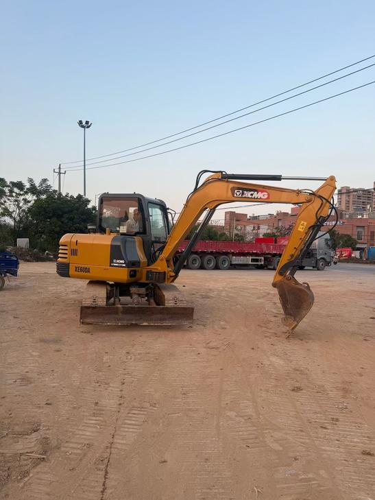 Buy XCMG XE60 Used Excavator / 1