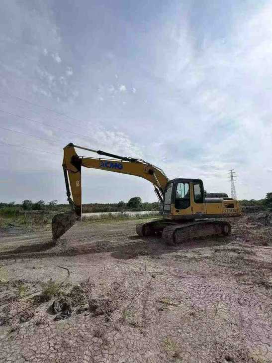 Buy XCMG XE200 Used Excavator / 1
